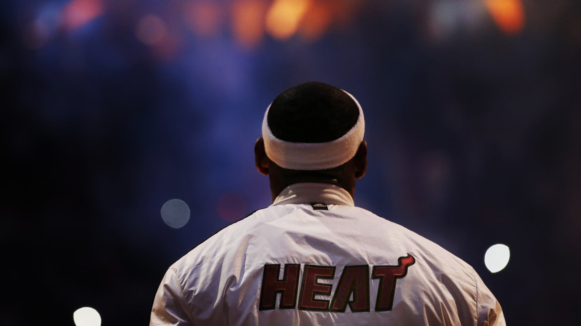 NBA常规赛勇士逆转多伦多，库里终场前三分锁定胜局，勇士库里三分最多的一场